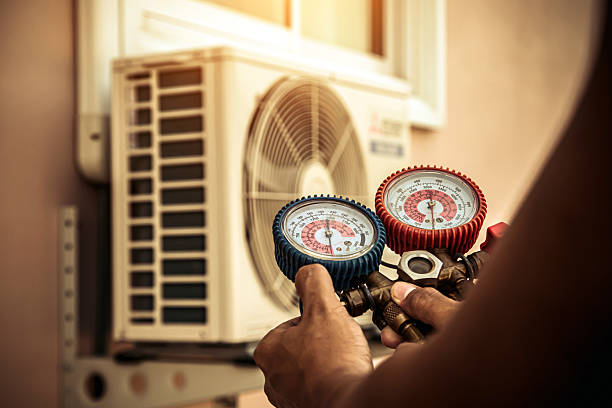Professional Ac Installation technician working in Albany, WI